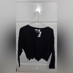 Black cropped oversize long sleeve size xs, could fit sm/md, never worn.